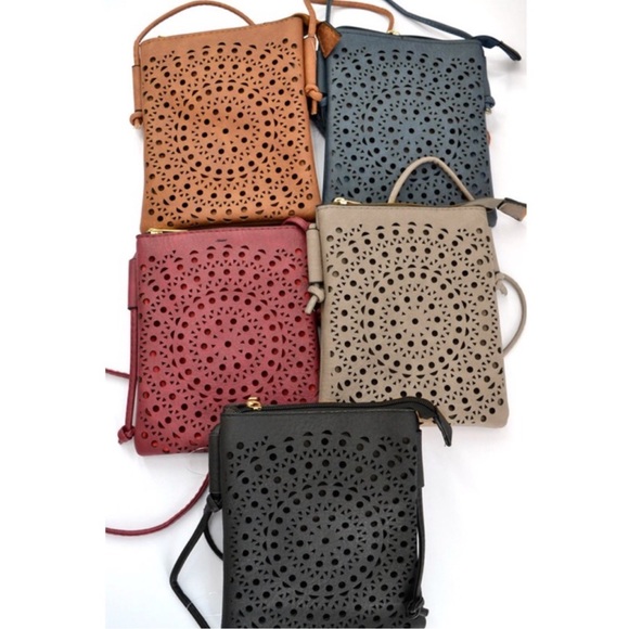 Vegan leather mini crossbody - Picture 3 of 3